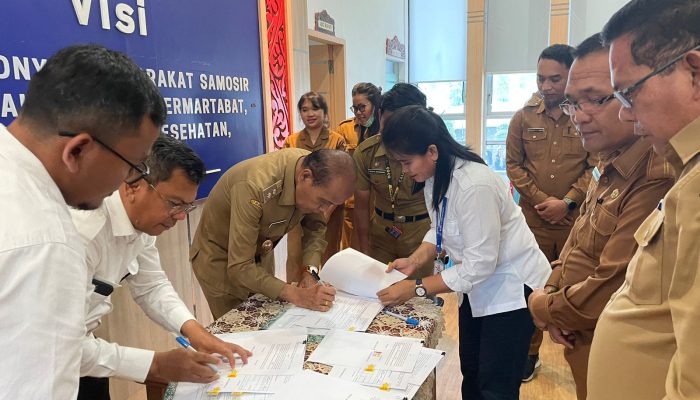 Wabup Samosir Teken Naskah Perjanjian Hibah dan Serah Terima Barang Milik Negara Kementerian PUPR