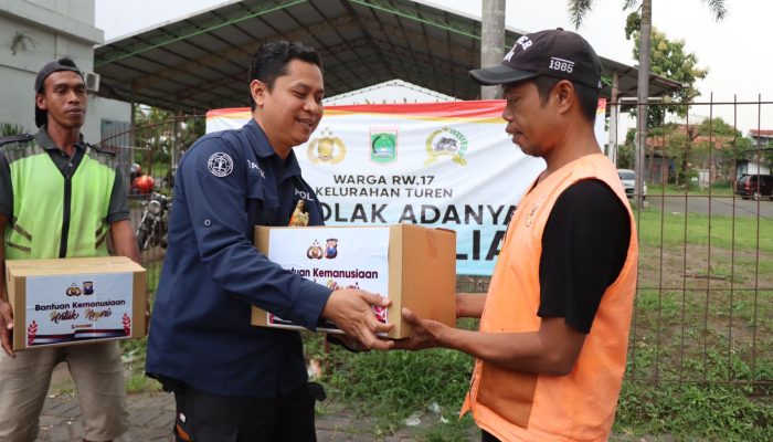Polisi Peduli, Polres Malang Berikan Bantuan Sosial Untuk Warga