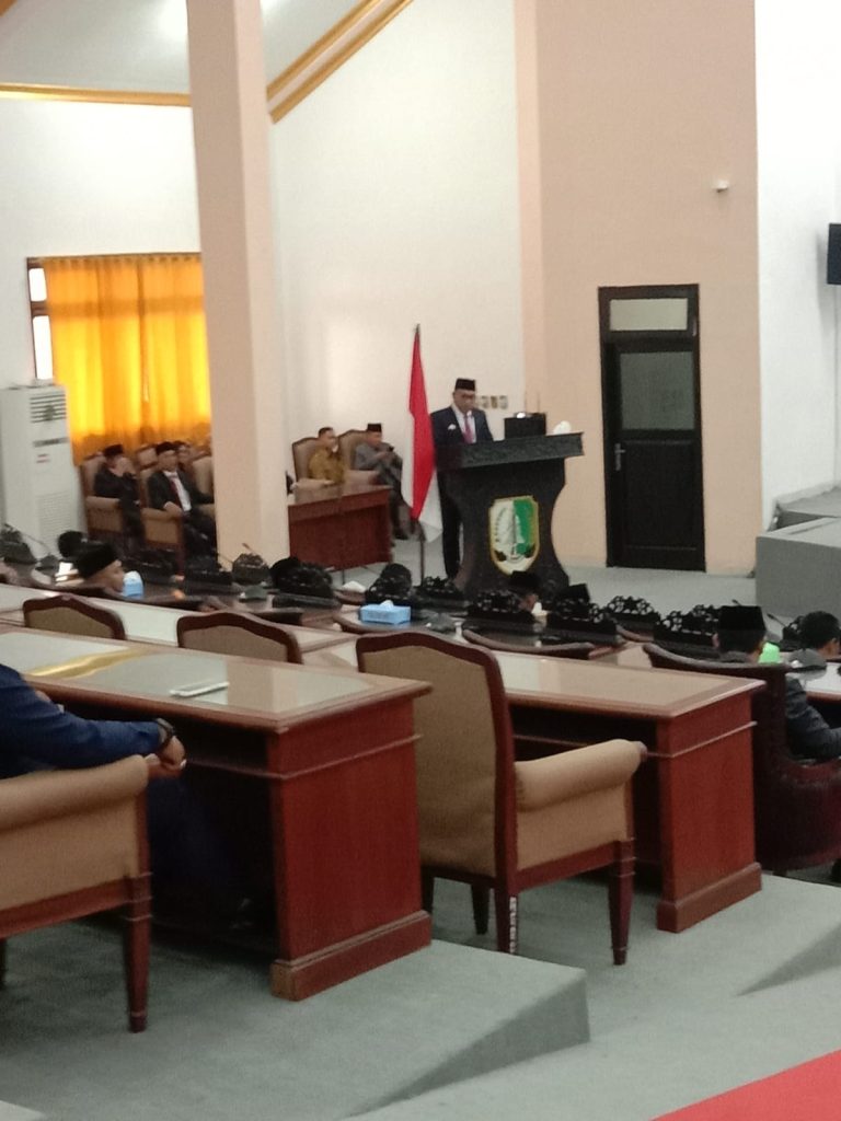 dprd-sampang-gelar-rapat-paripurna-penyampaian-nota-penjelasan-bupati-terhadap-lkpj-ta-2022