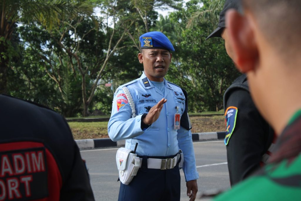 dansatpom-lanud-hang-nadim-laksanakan-tugas-dengan-tegas-dan-profesional-serta-humanis