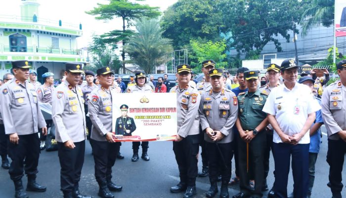Ribuan Paket Sembako dari Kapolri Disebar ke Masyarakat di Area Jaksel