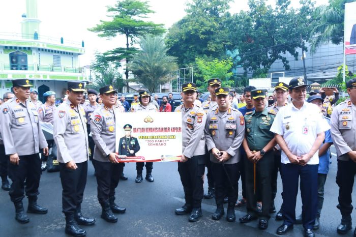 Ribuan Paket Sembako dari Kapolri Disebar ke Masyarakat di Area Jaksel