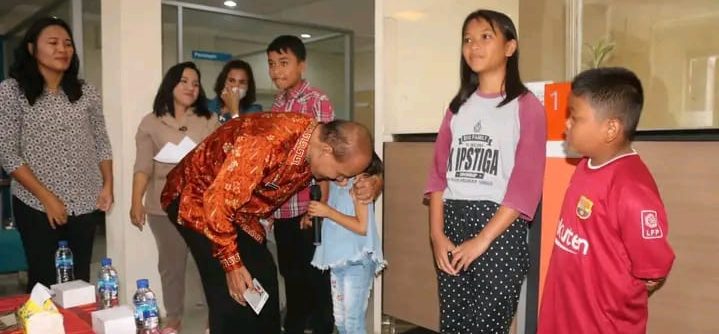 Peduli Anak YaPI, Pemkab Samosir Salurkan Bantuan Sosial