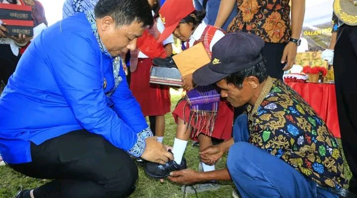 Warga Desa Toguan Galung Sambut Antusias Program Bunga Desa