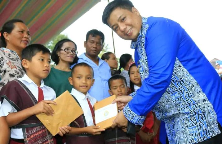 “Kami Ke Desa Bukan Untuk Dilayani, Akan Tetapi Melayani Masyarakat” Bupati Samosir Ngantor Di Desa Pangaloan
