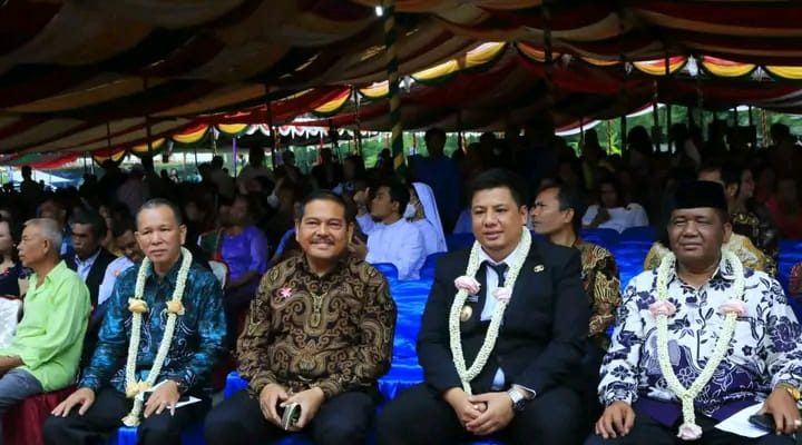 Bupati SAMOSIR Hadiri Perayaan Ekaristi Dan Tahbisan Imam