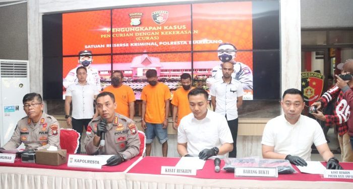 Kapolresta Barelang Gelar Konferensi Pers Ungkap Pelaku Pengeroyokan di VG Club Pasifik