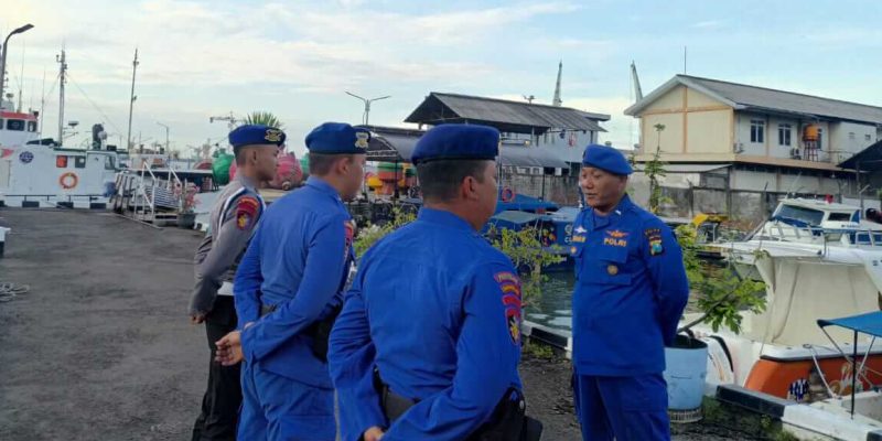 Ditpolairud Polda Jatim Patroli Perairan Dengan Program BOS di Bulan Ramadhan