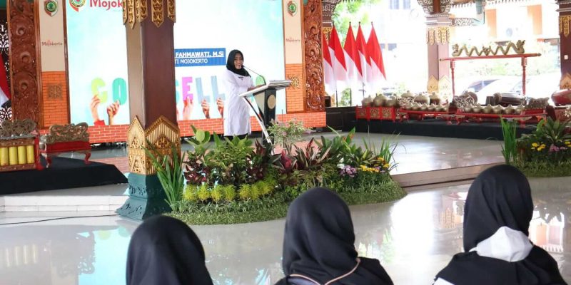 Bupati Ikfina Ajak Pembina PIK-R Wujudkan Lingkungan Sekolah Aman dan Nyaman untuk Anak