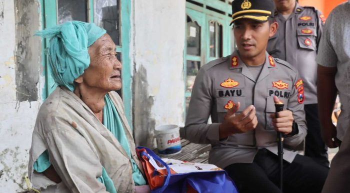 Polisi Peduli, Polres Pasuruan Berikan Bantuan Sosial dan Sembako Kepada Masyarakat