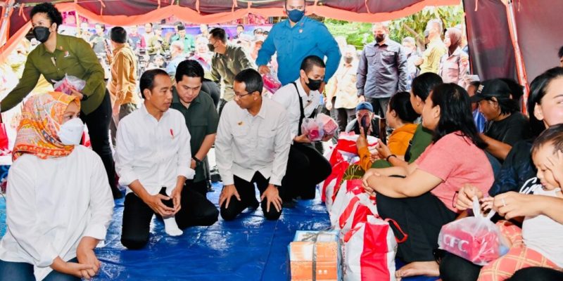 Presiden Jokowi Tinjau Posko Pengungsi Korban Kebakaran TBBM Pertamina Plumpang
