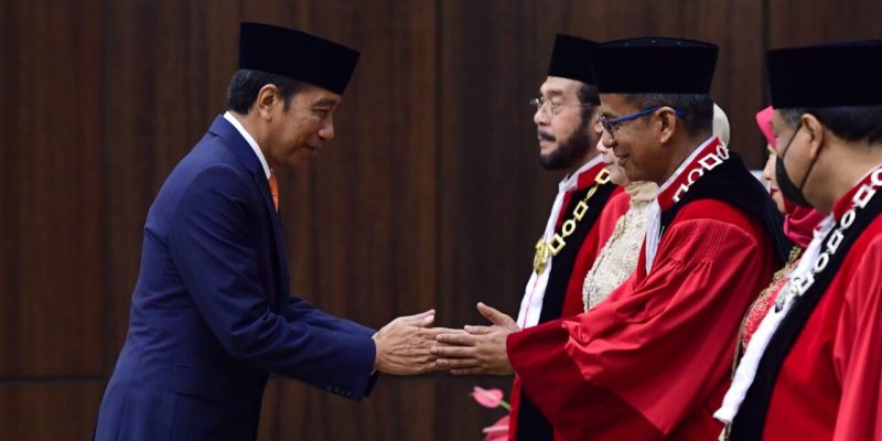 Presiden Jokowi Saksikan Pengambilan Sumpah Ketua dan Wakil Ketua MK 2023-2028