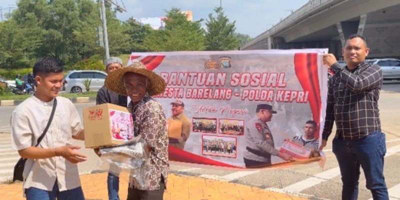 Kasatreskrim Polresta Barelang dan Jajaran membagikan 20 Paket Sembako di Bulan Suci Ramadhan