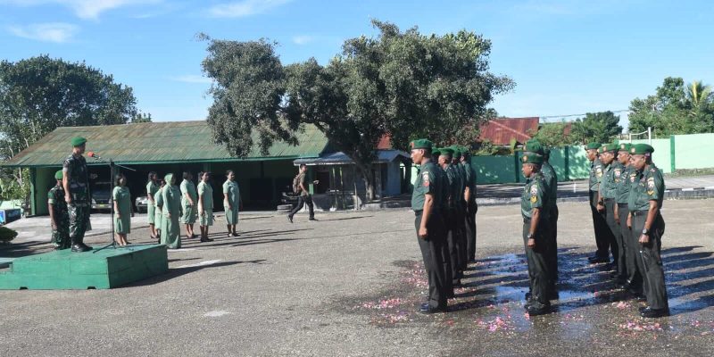 Dandim 1621/TTS Pimpin Upacara Kenaikan Pangkat Periode 1 April 2023. Sebanyak 22 Orang Personil Naik Pangkat