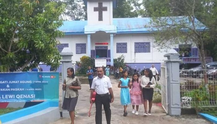 Babinsa Kodim 1621/TTS Konsisten Amankan Jalannya Ibadah Diakhir Rangkaian Liturgi Paskah