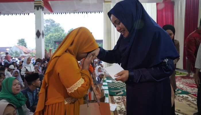 Pemkab Mojokerto Beri Santunan Kepada 200 Anak Yatim di Wilayah Kecamatan Mojosari