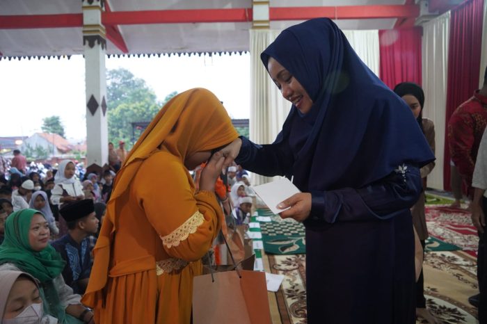 Pemkab Mojokerto Beri Santunan Kepada 200 Anak Yatim di Wilayah Kecamatan Mojosari