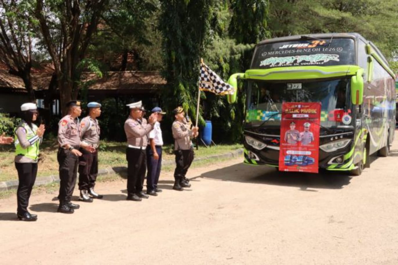 Polres Sumenep Berangkatkan Dua Bus Balik Mudik Gratis Tujuan Surabaya Jakarta