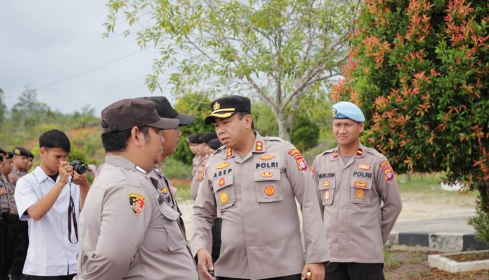 Cek Sikap Tampang Personel, Kapolres Gumas Ingatkan Pentingnya Kedisiplinan