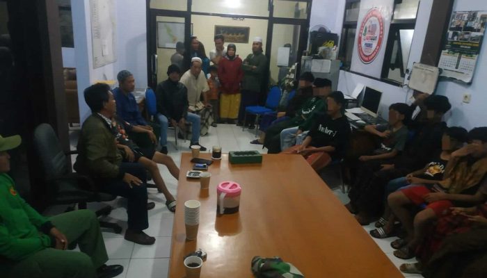 Polisi Bersama Tiga Pilar Berhasil Hentikan Aksi Prank Pocong di Kota Malang
