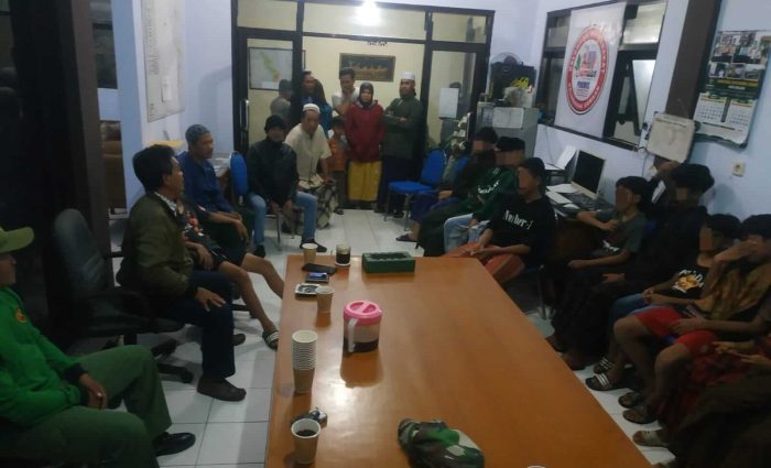 Polisi Bersama Tiga Pilar Berhasil Hentikan Aksi Prank Pocong di Kota Malang