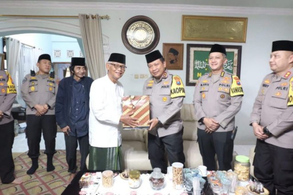 Pengasuh Ponpes Assa’idiyyah Apresiasi Strategi Polda Jatim Dalam Ops Ketupat 2023