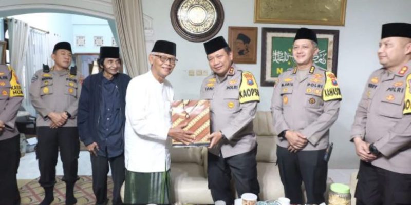 Pengasuh Ponpes Assa’idiyyah Apresiasi Strategi Polda Jatim Dalam Ops Ketupat 2023