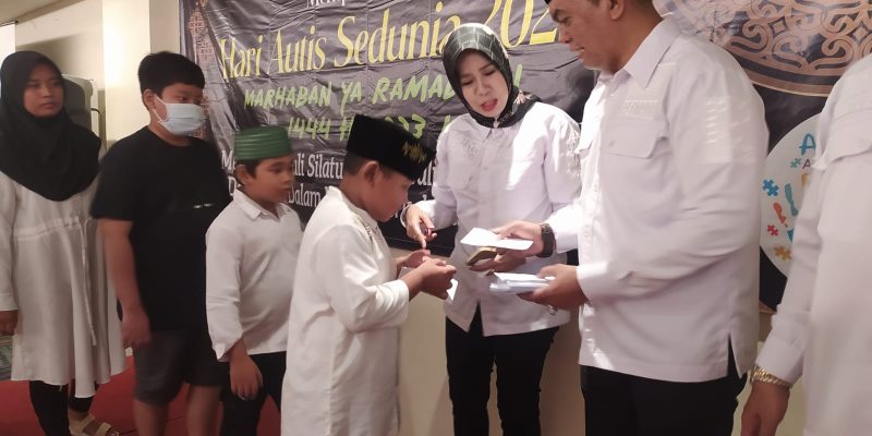 DPP YBH Pelopor Memperingati Hari Autis Sedunia 2023, Berbuka Puasa Bersama dan Memberi Santunan