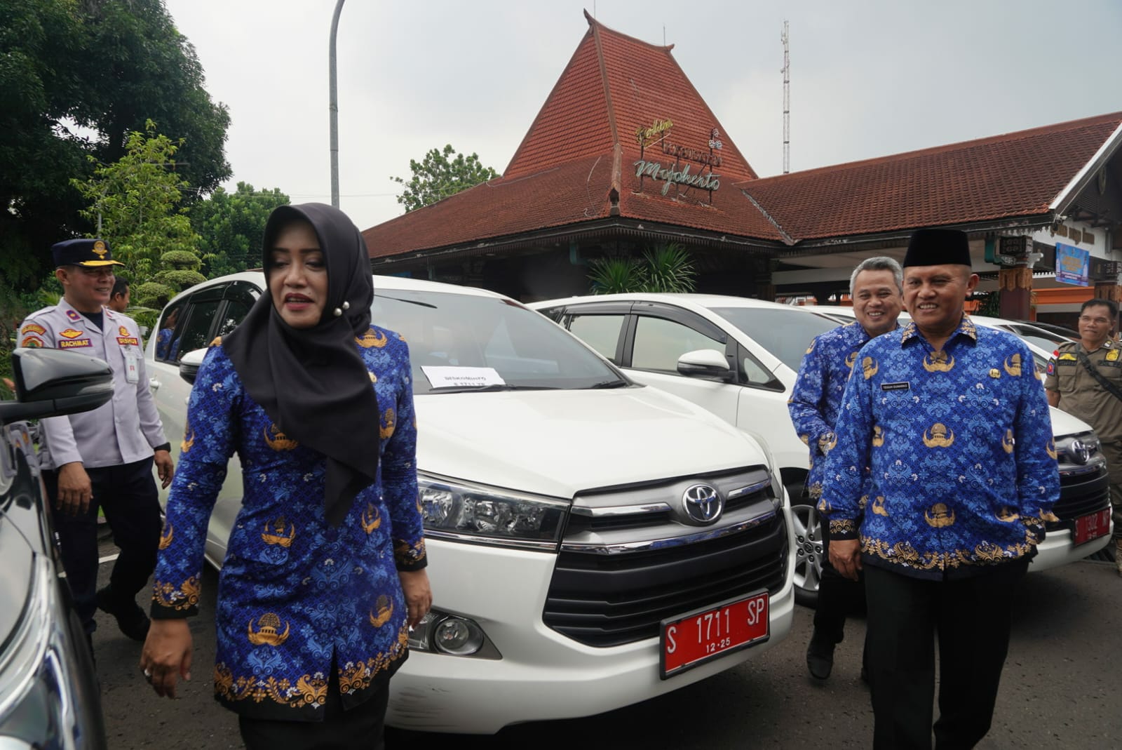 Jelang Cuti Bersama Lebaran 2023, Pemkab Mojokerto Gelar Apel dan Inpeksi Kendaraan Dinas Roda Empat