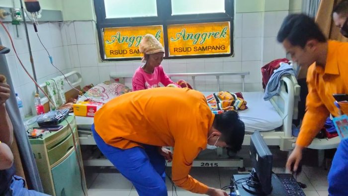 Dispendukcapil Sampang “Jemput Bola” Perekaman E-KTP Pasien RSUD Muhammad Zyn