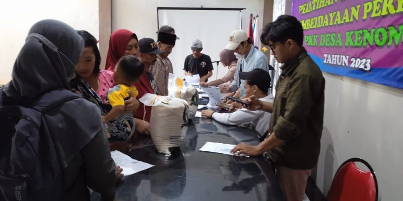 BANTUAN BERAS CADANGAN PANGAN PEMERINTAH DI KECAMATAN JABUNG BERJALAN LANCAR