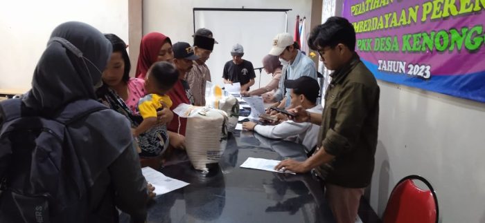 BANTUAN BERAS CADANGAN PANGAN PEMERINTAH DI KECAMATAN JABUNG BERJALAN LANCAR