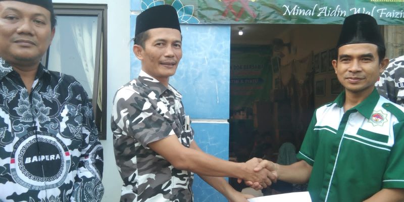 PENYALURAN BANTUAN DARI KETUA UMUM BAPERA PUSAT DIWAKILI DPD BAPERA KAB. DEMAK DI YAYASAN INSAN AKHLAKUL KARIMAH INDONESIA