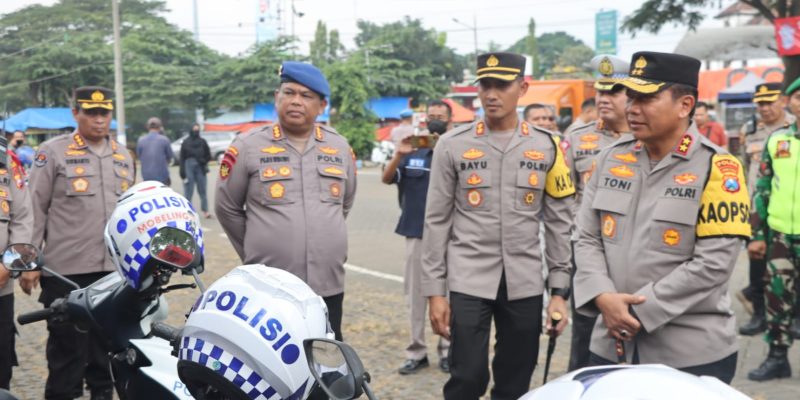 Kapolres Pasuruan Dampingi Kapolda Jatim Mengecek Pos Pelayanan Mudik Hari Raya Idul Fitri