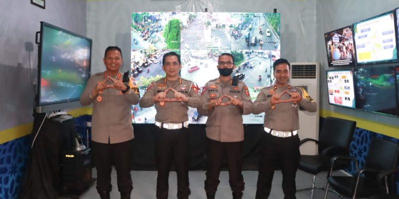 Kakor Sabhara Baharkam Polri Cek Pos Terpadu Terminal Purabaya