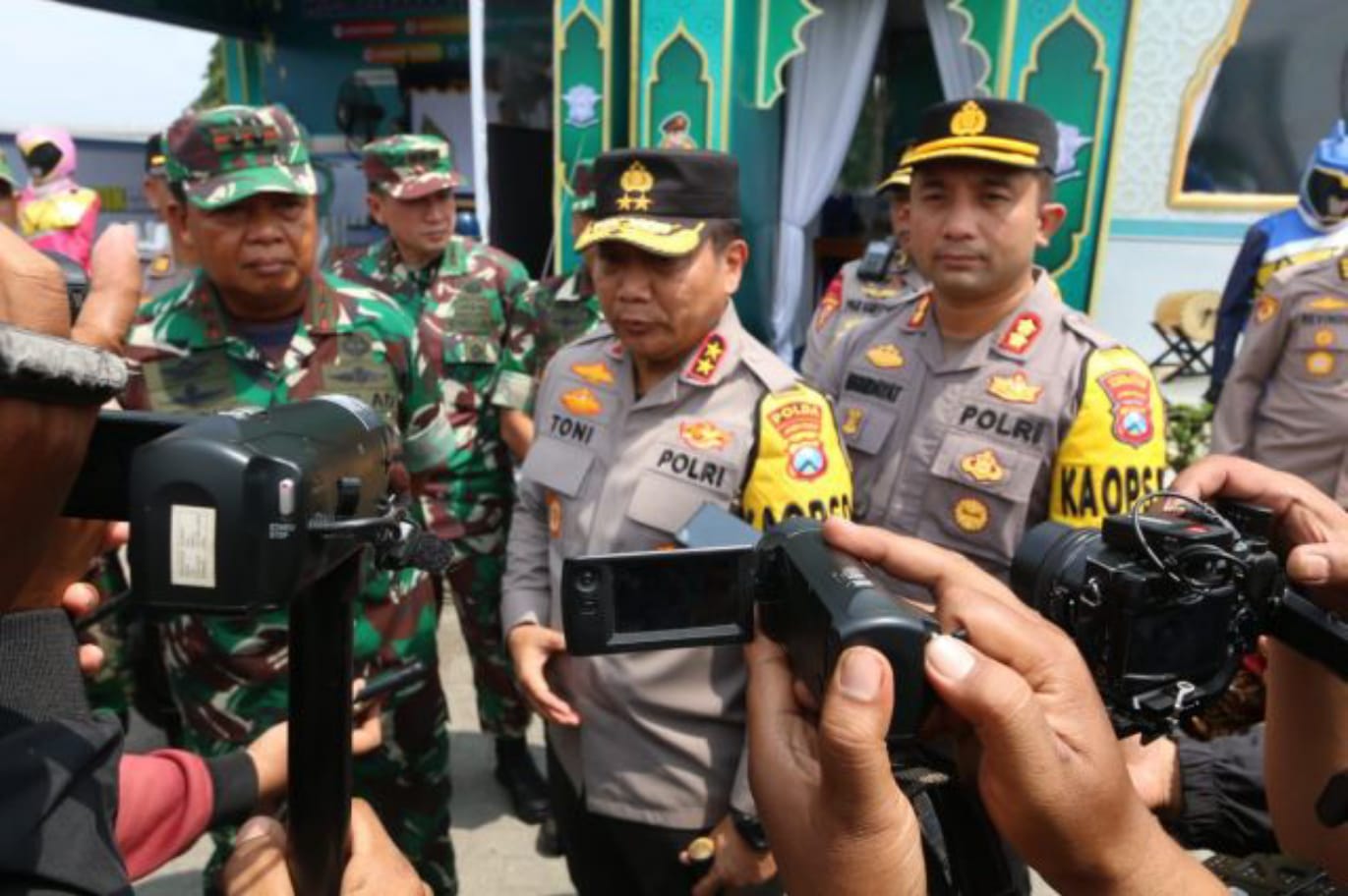Ini Pesan Kapolda Jatim dan Pangdam V Brawijaya Usai Meninjau Pos Pam dan Pos Yan