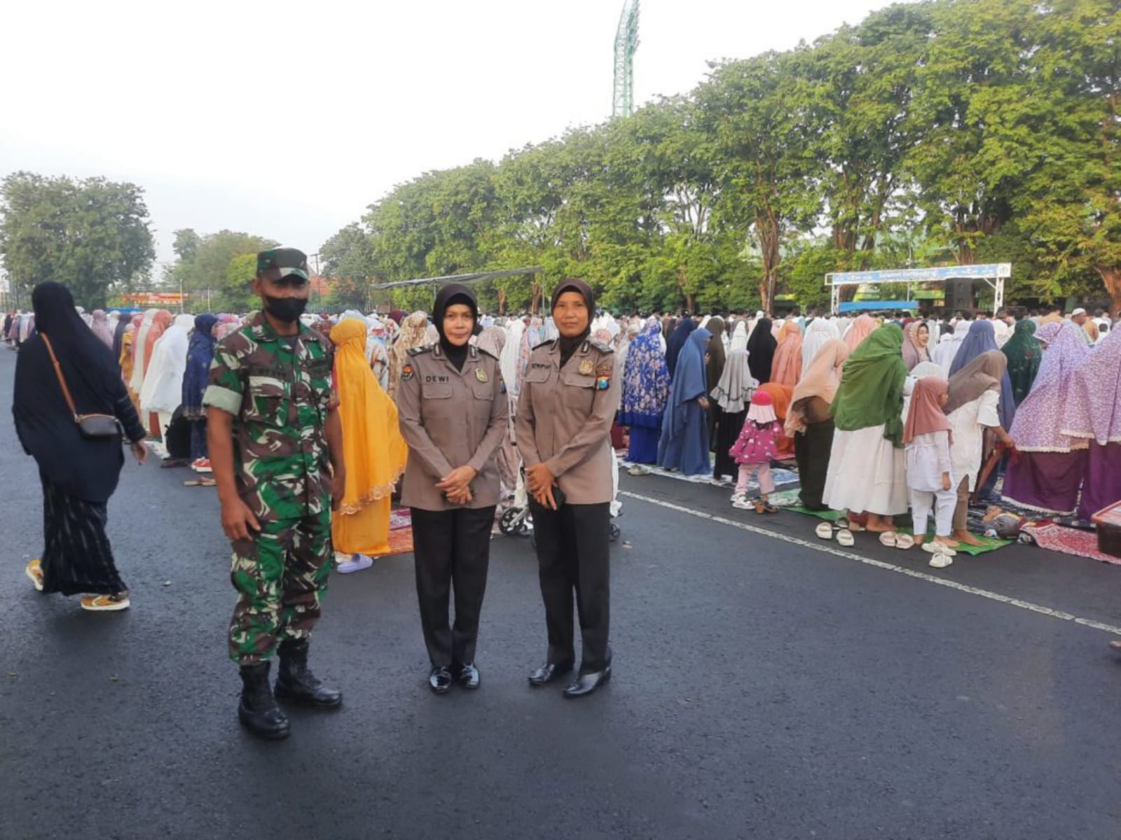 Polresta Sidoarjo Lakukan Pengamanan Shalat Idul Fitri dengan Humanis