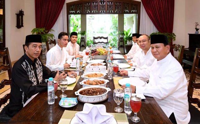 Hari Pertama Lebaran, Presiden Jokowi Silaturahmi Dengan Menhan