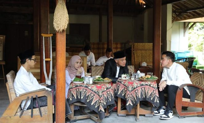 Sarapan Bareng Gibran Usai Shalat Ied, Ganjar; Cawapres ? Yang Penting Satu Visi