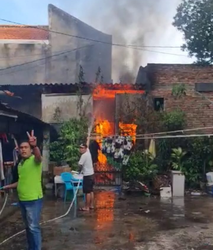 Si Jago Merah Melalap Rumah Saat Penghuni Mudik Lebaran