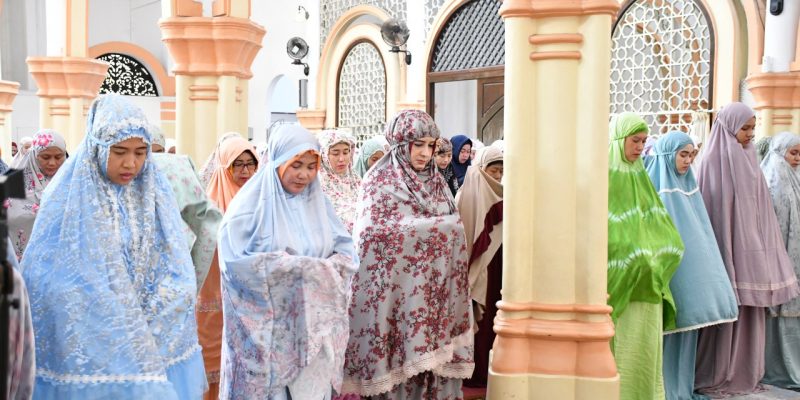 Di hari Kemenangan, Bupati Pekalongan Sambut Hari Lebaran Dengan Penuh Suka Cita
