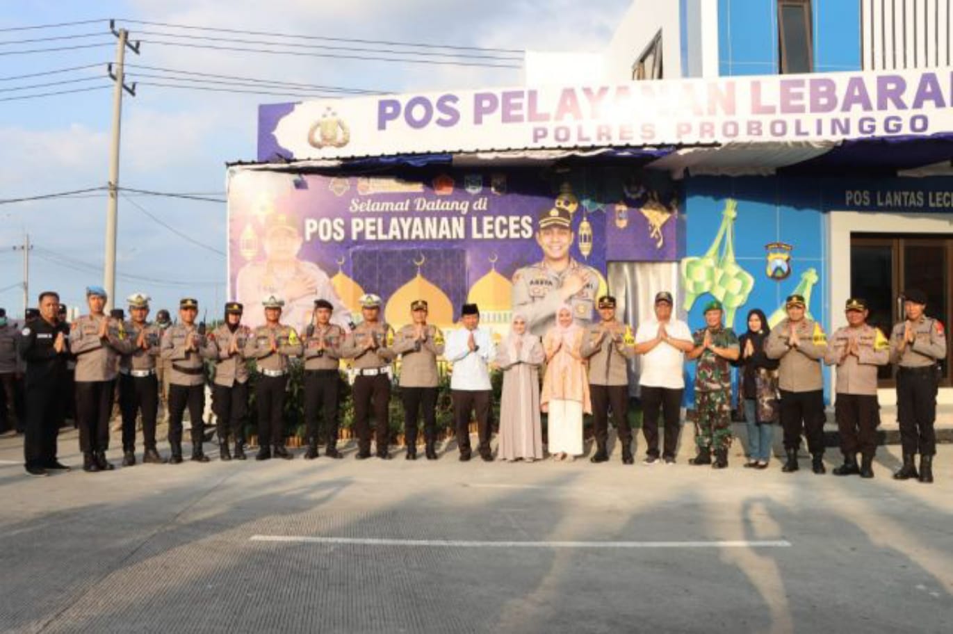 Kapolda Jatim Kunjungi Posyan di Probolinggo Raya, Beri Motivasi Petugas Ops Ketupat Semeru 2023      