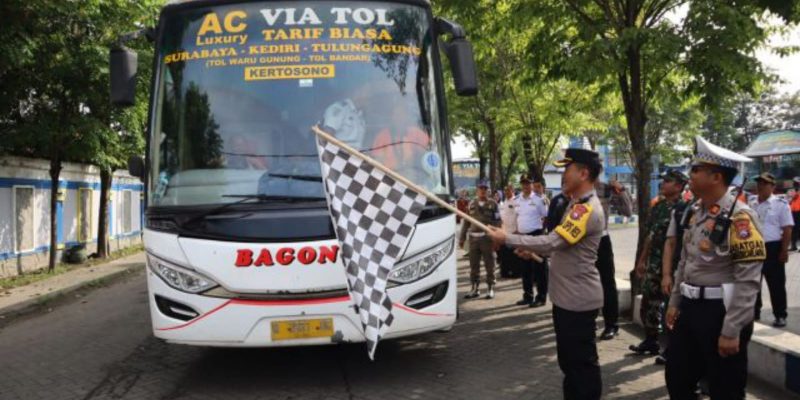 Polres Tulungagung Berangkatkan 5 Bus Balik Mudik Gratis Tujuan Surabaya
