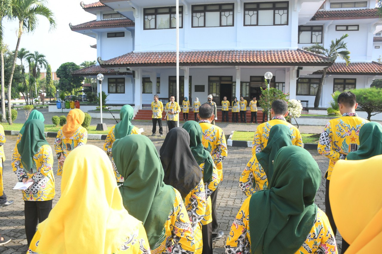 Hari Pertama Kerja, Bupati Ajak ASN Tingkatkan Semangat Melayani Masyarakat