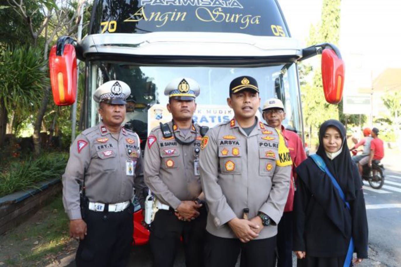 Kapolres Probolinggo Berangkatkan Dua Armada Bus Balik Mudik Gratis