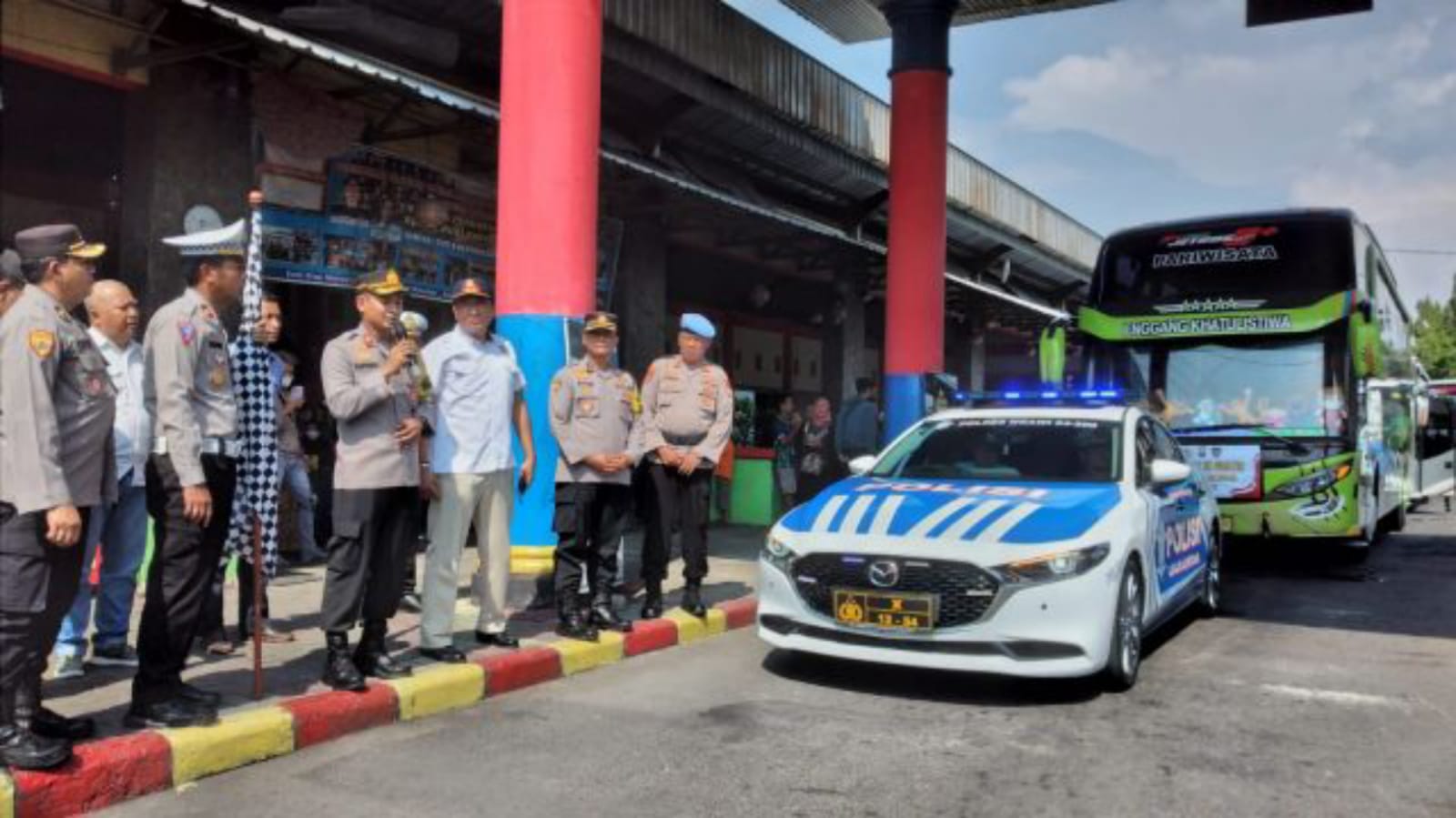 Polres Ngawi Berangkatkan 6 Armada Bus Balik Mudik Gratis Ke Jakarta