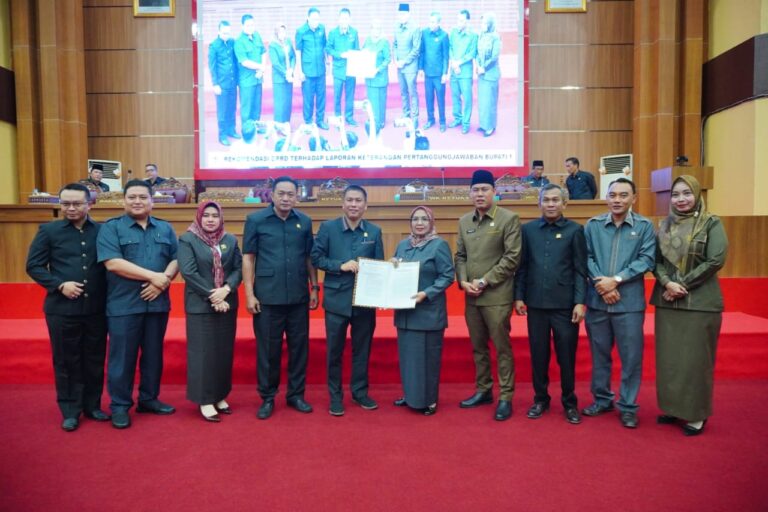 Hj Suwarti Wakil Bupati Musirawas Mengapresiasi Seluruh Anggota DPRD Yang Telah Bekerja Maksimal