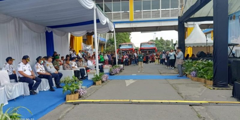 Ditjen Kemenhub RI Berangkatkan 7 Bus Arus Balik Masyarakat