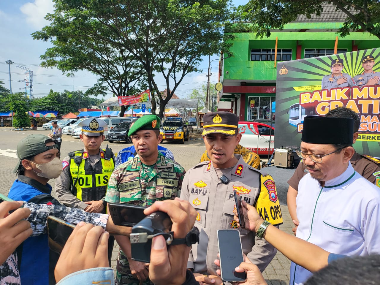 Kapolres Pasuruan Berangkatkan Bus Mudik Balik Gratis Bagi Masyarakat Menuju Jakarta