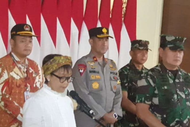 Menlu Retno Marsudi dan Panglima TNI Laksamana Yudo Margono sambut Kedatangan WNI Dari Sudan di Jakarta.